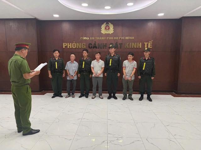 Triệt phá đường dây sản xuất thuốc giả, thu giữ số lượng lớn tang vật - Ảnh 1.