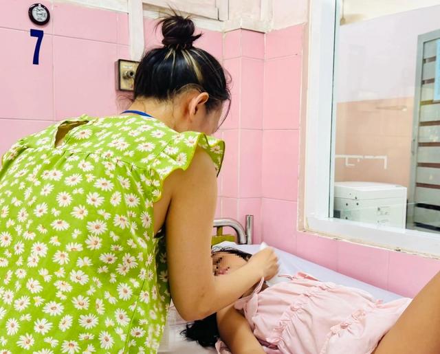 Thông tin về học sinh Trường tiểu học Bình Quới Tây TP.HCM nghi ngộ độc thực phẩm - Ảnh 1.