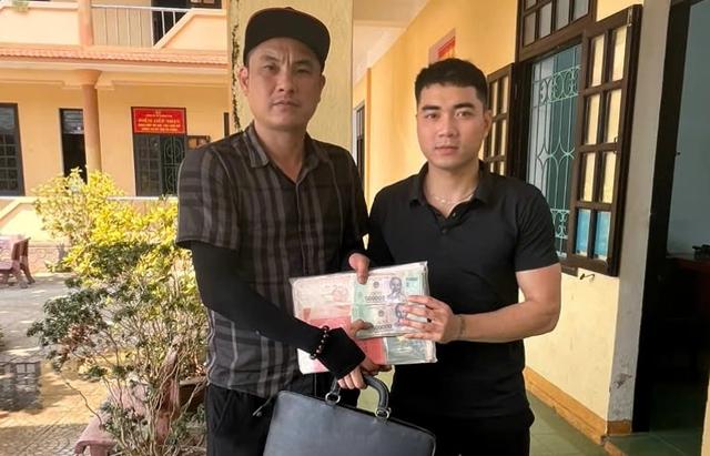 Nhặt được cặp xách chứa 350 triệu đồng, nam thanh niên trình báo công an- Ảnh 1.
