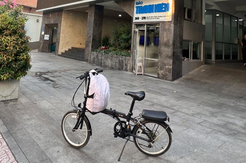 Đạp xe 24 km giữa giờ cao điểm ở TP.HCM: Buổi tập thể dục thú vị - Ảnh 1.
