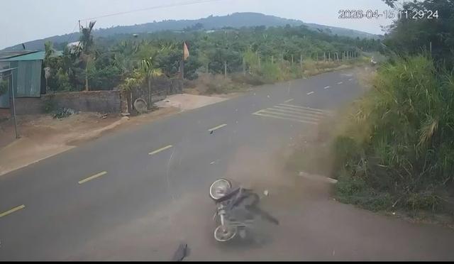 Công an Đắk Lắk khẳng định thông tin trên mạng về họp báo vụ nam sinh lớp 12 tử vong là sai sự thật - Ảnh 1.