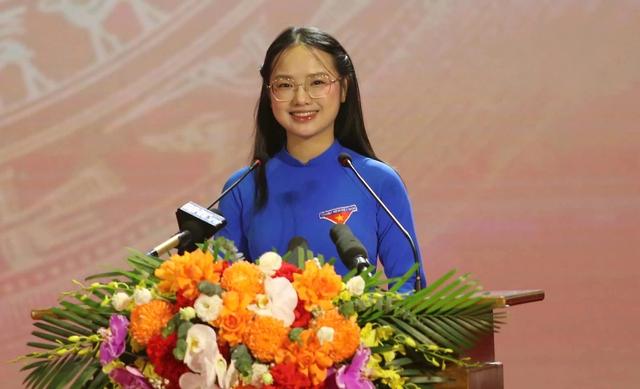 Nữ sinh Hà Tĩnh gây 'sốt' mạng xã hội với bài phát biểu đầy khí chất- Ảnh 1.