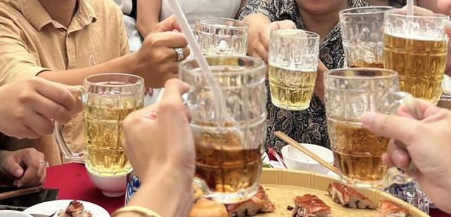 Hành vi trước và trong giờ làm việc này có thể bị phạt đến 3 triệu đồng- Ảnh 1.