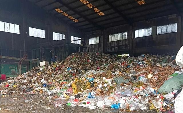 Xử lý dứt điểm tình trạng ùn ứ rác sinh hoạt tại Trạm trung chuyển Bình Chánh - Ảnh 1.