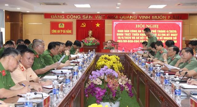 Công an Đà Nẵng đồng loạt siết chặt an ninh, giữ bình yên mùa lễ hội - Ảnh 2.