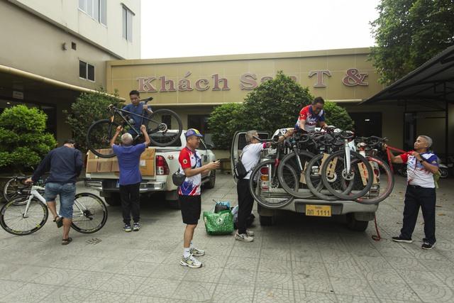 VĐV Lào mang 'chiến mã' 15.000 USD tham gia Ngày hội đạp xe Vì hòa bình- Ảnh 4.