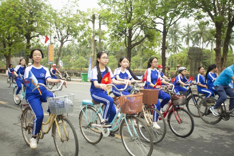 Người dân và du khách thành cổ hào hứng chứng kiến hàng trăm tay đua tranh tài- Ảnh 3.