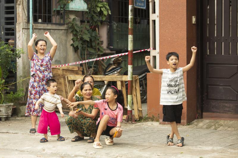 Người dân và du khách thành cổ hào hứng chứng kiến hàng trăm tay đua tranh tài- Ảnh 5.