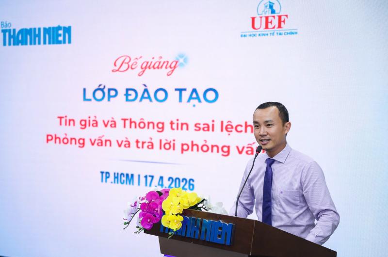 Sinh viên UEF gặp chính khách, người nổi tiếng khi học thực tế Báo Thanh Niên - Ảnh 2.