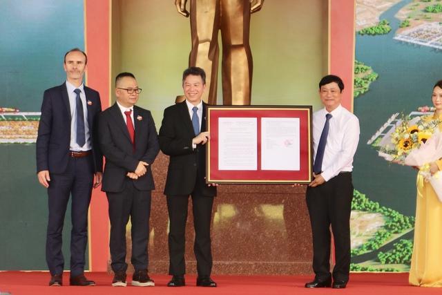 TP.HCM trao quyết định đầu tư 'siêu' cảng Cần Giờ 128.000 tỉ đồng- Ảnh 3.