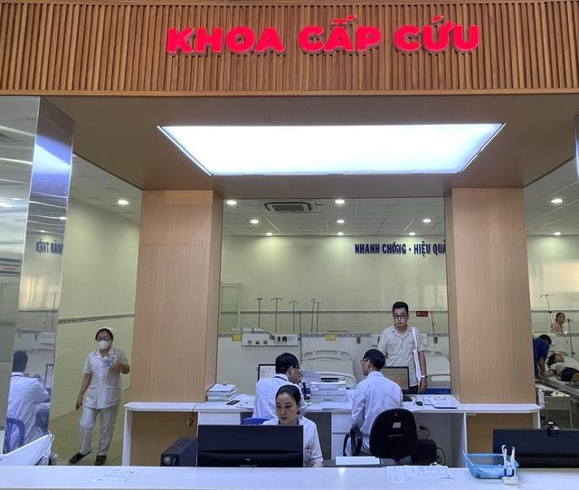 Nổ đồng hồ bình ô xy y tế ở TP.HCM, nữ điều dưỡng bị thương- Ảnh 2.