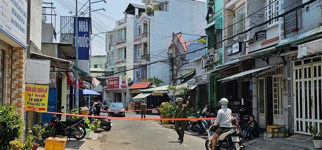 Công an TP.HCM thông tin vụ cháy nhà trọ khiến 2 người chết ở TP.HCM - Ảnh 2.