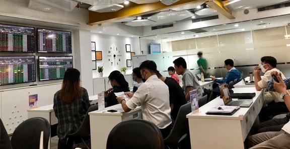Giao dịch chứng khoán phái sinh nộp thuế thu nhập cá nhân 0,1%- Ảnh 1.