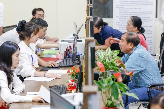 Tăng lương cơ sở: 2,53 hay 2,7 triệu đồng/tháng, mức nào hợp lý?- Ảnh 1.