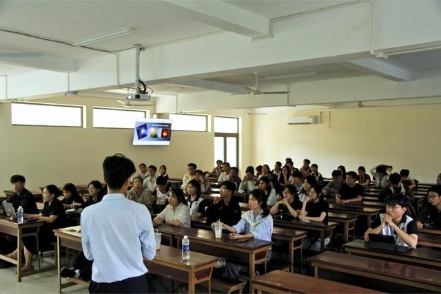 Người yêu thiên văn TP.HCM khám phá bí ẩn vũ trụ: Chuyện về hố đen, thiên hà- Ảnh 3.
