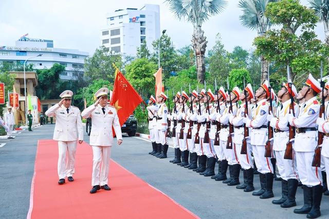 Trường ĐH Cảnh sát nhân dân nhận danh hiệu Anh hùng Lực lượng vũ trang nhân dân - Ảnh 2.