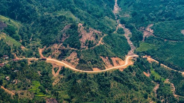 'Ổ voi' bủa vây tỉnh lộ 623 ở Quảng Ngãi: 4 km ám ảnh người đi đường- Ảnh 7.