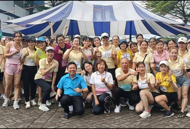 Gần 4.000 công nhân Công ty Pouyuen thi chạy bộ, kéo co: Ai cũng có quà  - Ảnh 2.