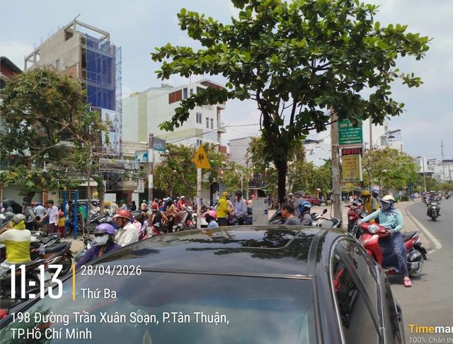 Nhiều học sinh, bảo mẫu Trường tiểu học Đặng Thùy Trâm, TP.HCM nghi ngộ độc thực phẩm- Ảnh 2.