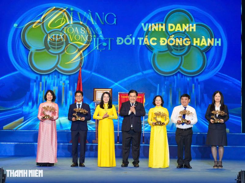 Saigontourist Group đón nhận Huân chương Lao động hạng nhất - Ảnh 11.