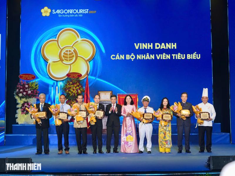 Saigontourist Group đón nhận Huân chương Lao động hạng nhất - Ảnh 12.