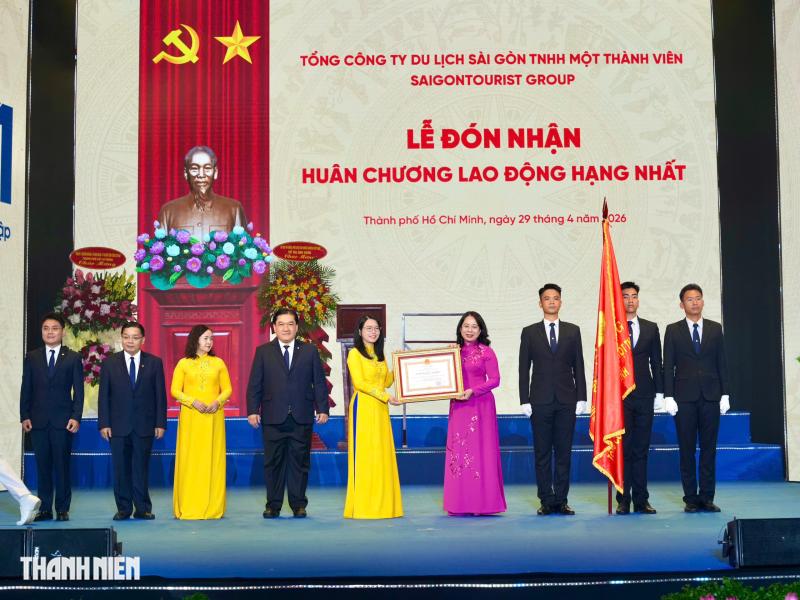 Saigontourist Group đón nhận Huân chương Lao động hạng nhất - Ảnh 3.