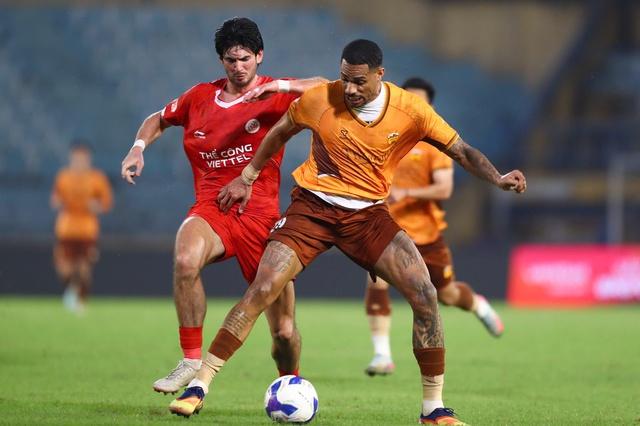 Bảng xếp hạng V-League mới nhất: HAGL thua nhưng có vị trí cực bất ngờ, CLB CAHN lừng lững tốp 1- Ảnh 2.