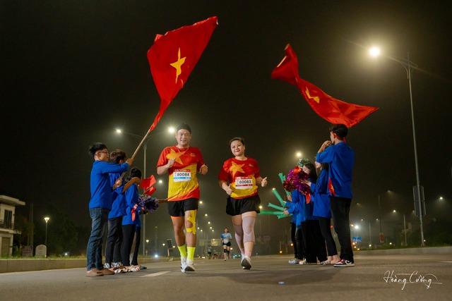 Gần 700 chiến sĩ công an cùng hàng nghìn VĐV tranh tài giải chạy ý nghĩa tại Nghệ An- Ảnh 5.