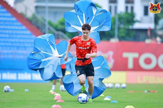 Trợ lý cũ của HLV Park Hang-seo xuất hiện ở CLB Ninh Bình, ông Vũ Tiến Thành đi đâu?- Ảnh 6.