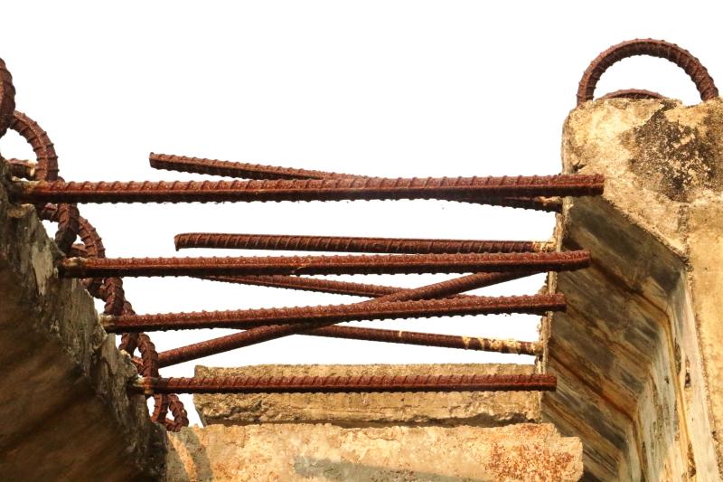 Đà Nẵng: Cận cảnh cầu 220 tỉ bắc qua sông Trường Giang treo gần cả thập niên - Ảnh 4.