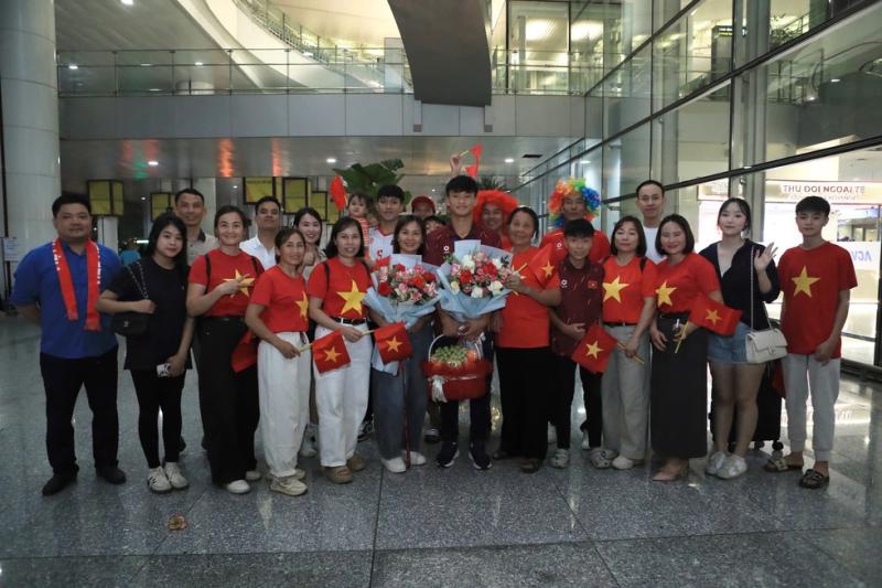 U.17 Việt Nam mang cúp vàng về nước: Không nghỉ ngơi, bắt tay ngay vào chinh phục giải châu Á- Ảnh 4.