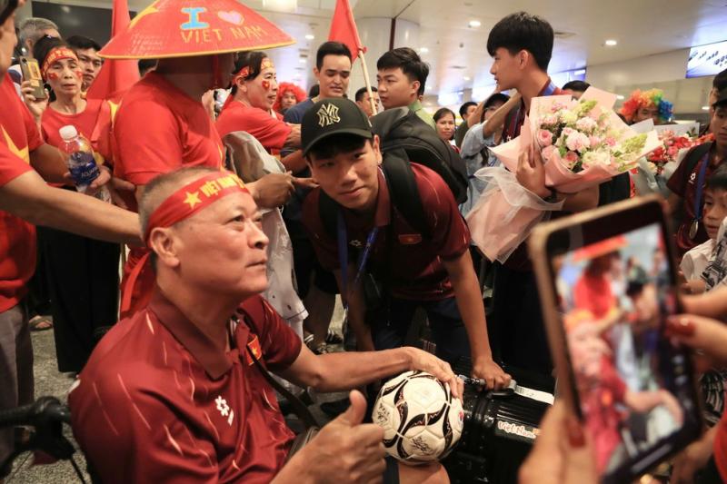U.17 Việt Nam mang cúp vàng về nước: Không nghỉ ngơi, bắt tay ngay vào chinh phục giải châu Á- Ảnh 6.