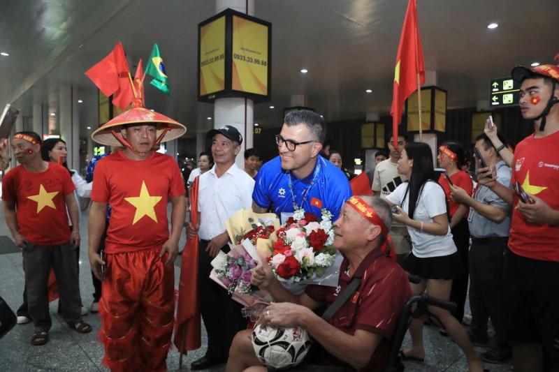 U.17 Việt Nam mang cúp vàng về nước: Không nghỉ ngơi, bắt tay ngay vào chinh phục giải châu Á- Ảnh 3.