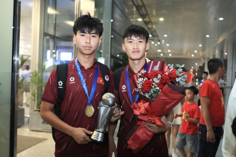 U.17 Việt Nam mang cúp vàng về nước: Không nghỉ ngơi, bắt tay ngay vào chinh phục giải châu Á- Ảnh 5.