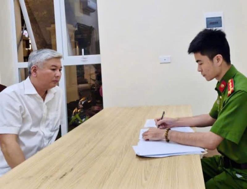 Tạm giữ tài xế vi phạm nồng độ cồn còn hành hung người khác vì cho rằng họ ‘đi láo’- Ảnh 1.