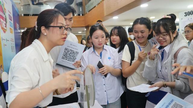 Nhiều việc làm lương cao, có vị trí thu nhập lên đến 50 triệu đồng/tháng - Ảnh 2.