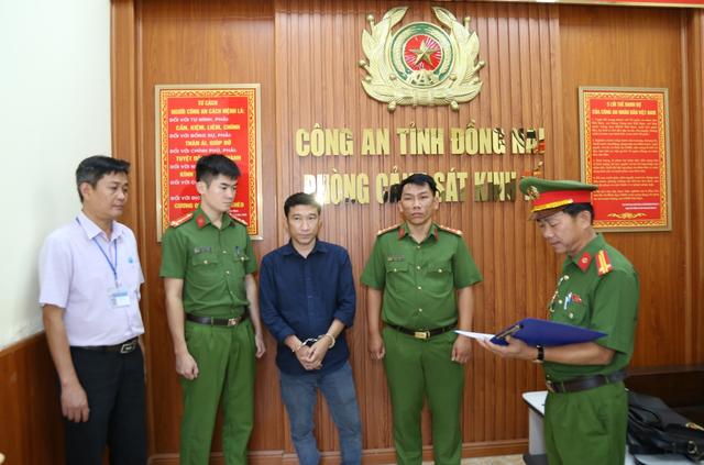 Đồng Nai: Khởi tố 2 bị can đổ chất thải da bò gây ô nhiễm môi trường- Ảnh 1.