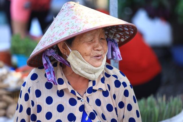 Giá thực phẩm tăng: Lao động ở TP.HCM than '100.000 đồng không đủ 3 bữa'- Ảnh 4.