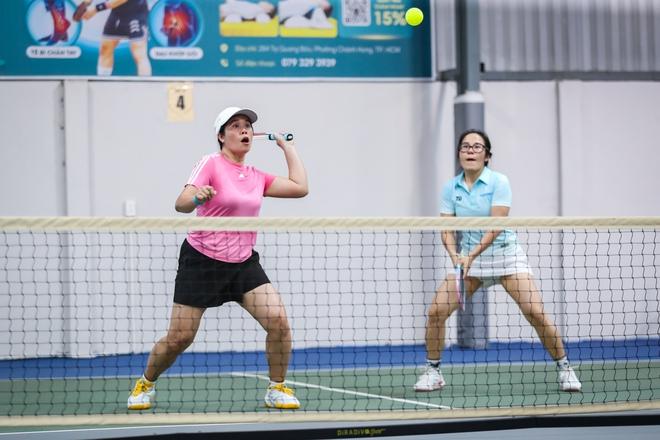 Đôi nữ Báo Thanh Niên đoạt HCĐ giải pickleball Hội Nhà báo Việt Nam- Ảnh 1.