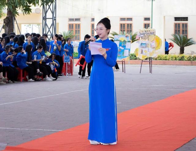 Nữ sinh Hà Tĩnh gây 'sốt' mạng xã hội với bài phát biểu đầy khí chất- Ảnh 3.