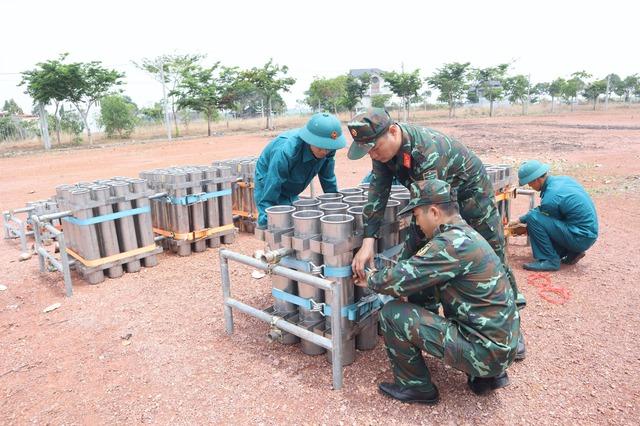 Đồng Nai đề nghị tạm ngưng kinh doanh xăng dầu gần điểm bắn pháo hoa- Ảnh 1. Đồng Nai đề nghị tạm ngưng kinh doanh xăng dầu gần điểm bắn pháo hoa- Ảnh 1.