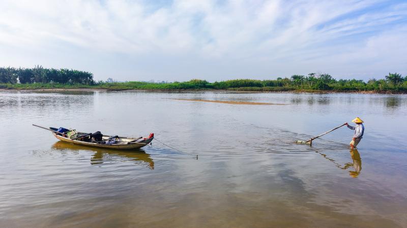 Mưu sinh trên sông Trà: Săn “lộc trời” dưới cát - Ảnh 4.