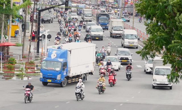 Chi phí sửa chữa đường bộ đội lên gần 1.000 tỉ, nhiều nhà thầu dừng thi công- Ảnh 1.