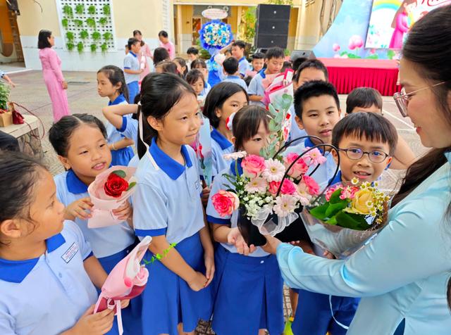 Kỷ nguyên AI có khiến con người xem nhẹ lòng biết ơn? - Ảnh 2.