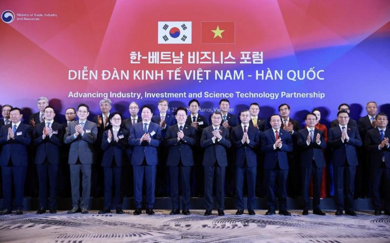 Thấy gì sau 'cú bắt tay' lịch sử 150 tỉ USD của Việt Nam - Hàn Quốc? - Ảnh 1.