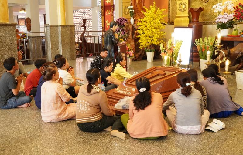 Nhà thờ Tắc Sậy điểm hành hương nổi tiếng trước thánh lễ tuyên phong Chân phước - Ảnh 6.