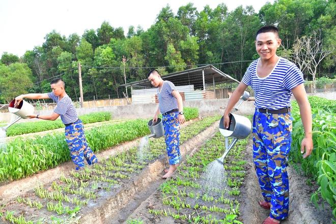 Thao trường của những người lính trẻ Vùng 2 Hải quân- Ảnh 21.