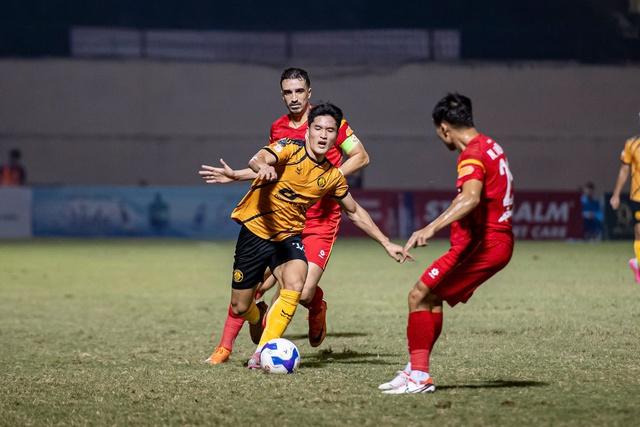 Sao U.23 Việt Nam ghi bàn quý hơn vàng, Thanh Hóa quật ngã PVF-CAND: Sắp trụ hạng thành công! - Ảnh 2.