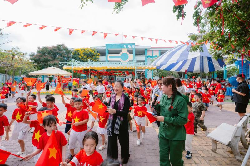 Bồi đắp lòng yêu nước cho học trò từ những điều bình dị - Ảnh 13.