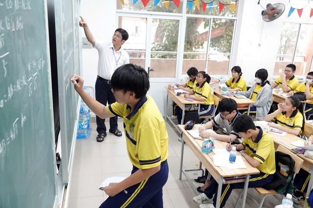 'Nước rút' ôn tập chuẩn bị thi lớp 10 - Ảnh 2.
